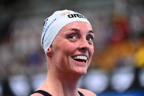Dit bedrag aan prijzengeld pakken Marrit Steenbergen en Milou van Wijk met goud en zilver op EK zwemmen
