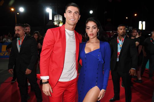 Superster Cristiano Ronaldo (41) verandert z'n uiterlijk flink na huwelijk met Georgina Rodriguez