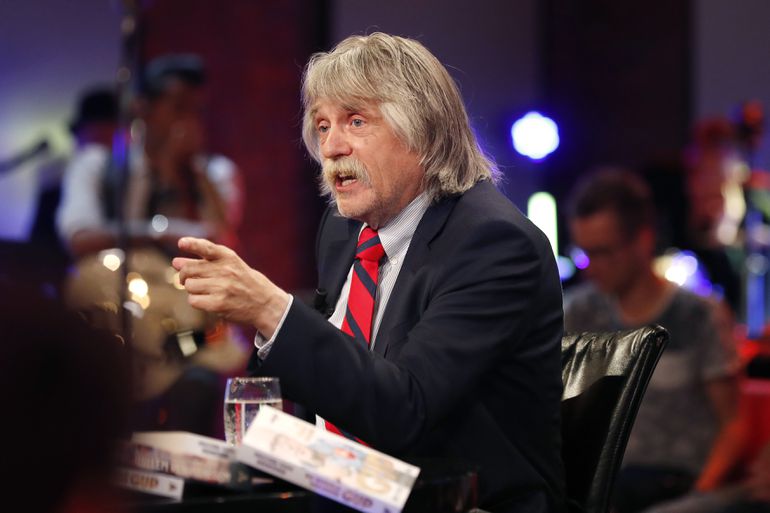 Johan Derksen neemt het op voor felbekritiseerde speler tijdens Vandaag Inside: 'Er ontstaat een hetze tegen hem'