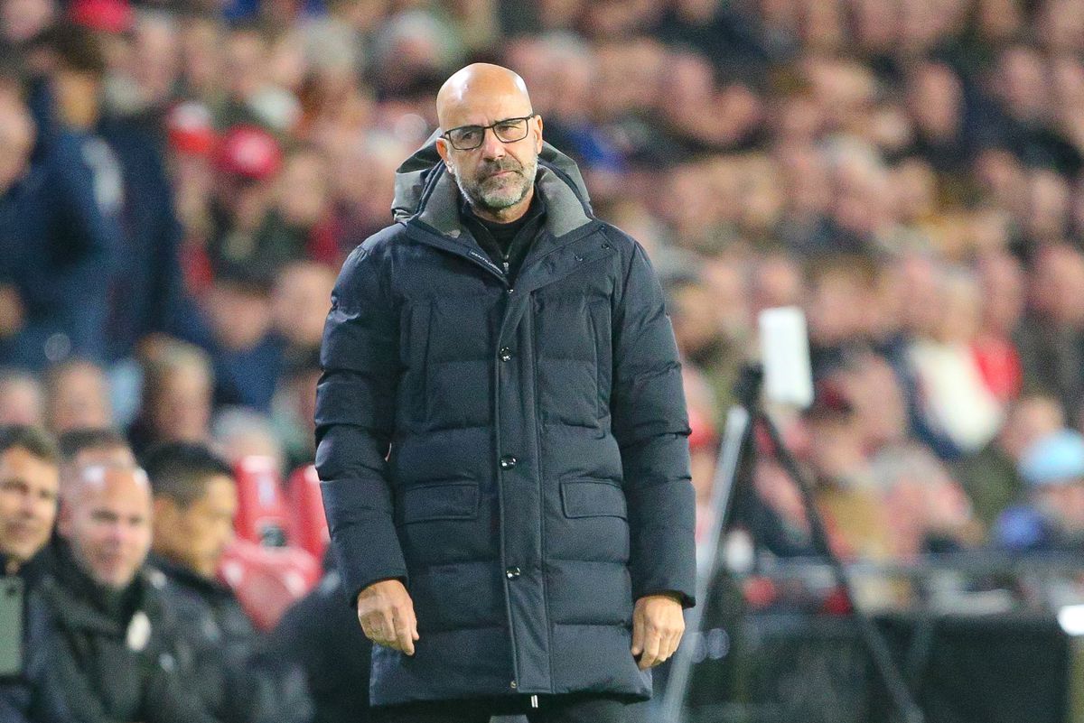 Peter Bosz en PSV in de wachtkamer na zitting over mogelijke schorsing voor kritiek op Danny Makkelie