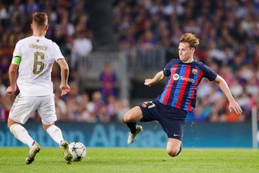 'FC Barcelona wil met oude bekende van Hansi Flick concurrent voor Frenkie de Jong halen'