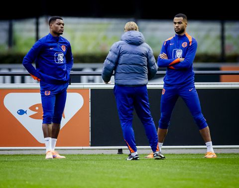 Ronald Koeman geeft inkijkje in onderonsje met Dumfries en Gakpo: 'Dan kan het een groter probleem zijn'