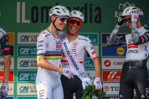 Tadej Pogacar dankbaar voor 'grote broer en mentor': 'Ik zal hem enorm missen na vandaag'