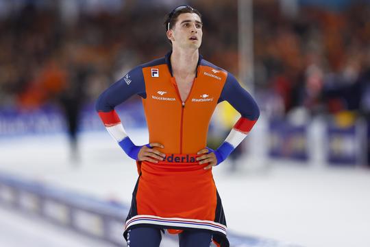 Topschaatser Jenning de Boo heeft snelheid al vroeg te pakken, rivaal Jordan Stolz maakt minder indruk
