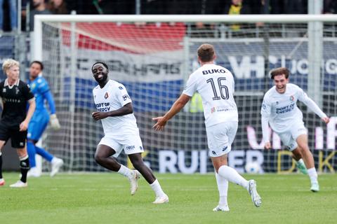 Live Eredivisie | FC Groningen profiteert van verdedigende blunder Excelsior