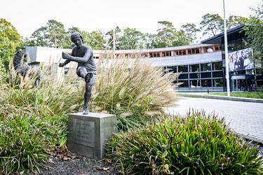 Rumoer in Zeist: protesten bij KNVB rondom persmoment van Ronald Koeman