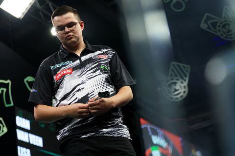 Europees kampioen Gian van Veen druipt af op Grand Slam of Darts, Nederlandse collega wel door in 'groep des doods'