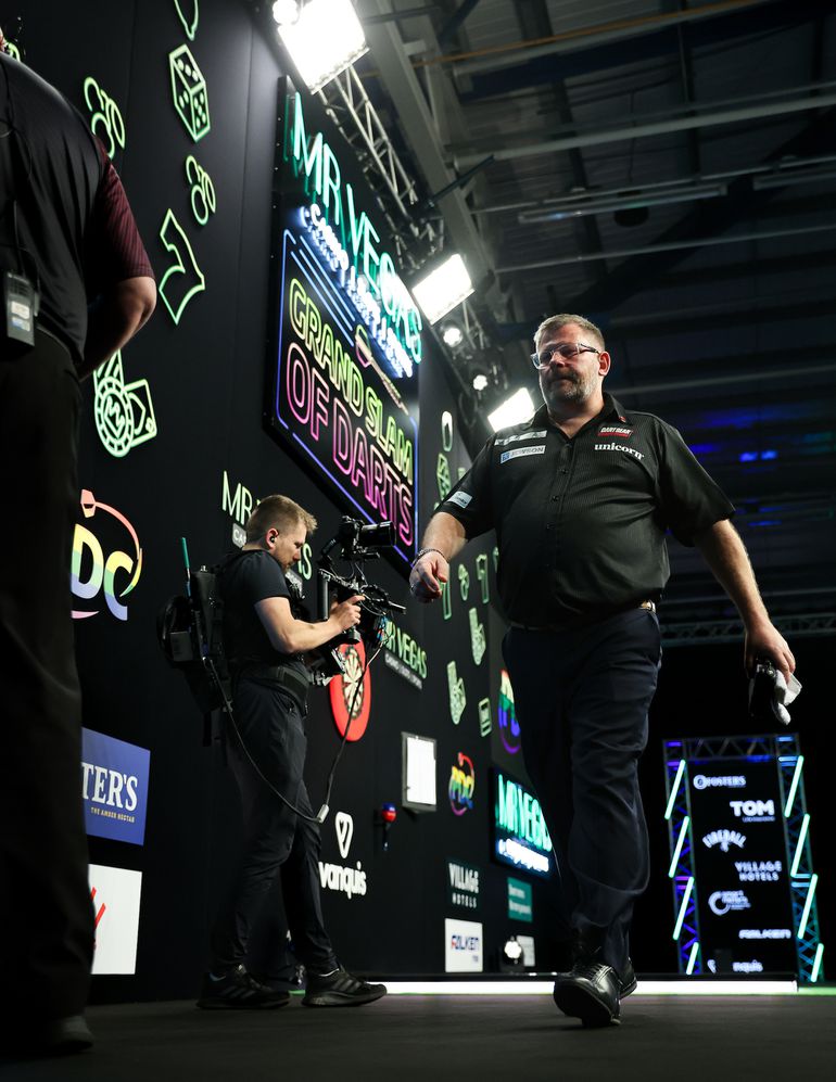 Bewondering voor openhartig interview topdarter: 'Ik kan me voorstellen dat het wat met je doet als vader'