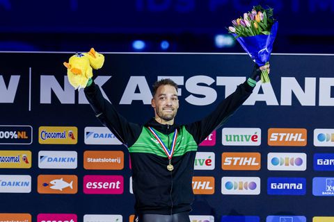 Topschaatser Kjeld Nuis krijgt bijval in discussie rond helmplicht: 'Dan verandert het hele speelveld'