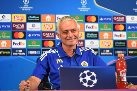 Toptrainer José Mourinho laat hotel in Istanboel achter met duizelingwekkende rekening na vertrek bij Fenerbahçe