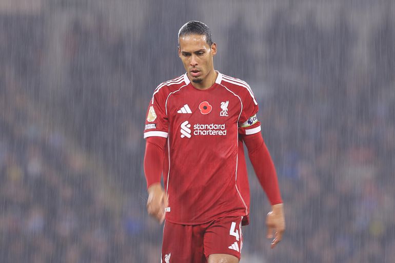 Woedend Liverpool zet opmerkelijke stap na afgekeurde goal Virgil van Dijk in Premier League-topper