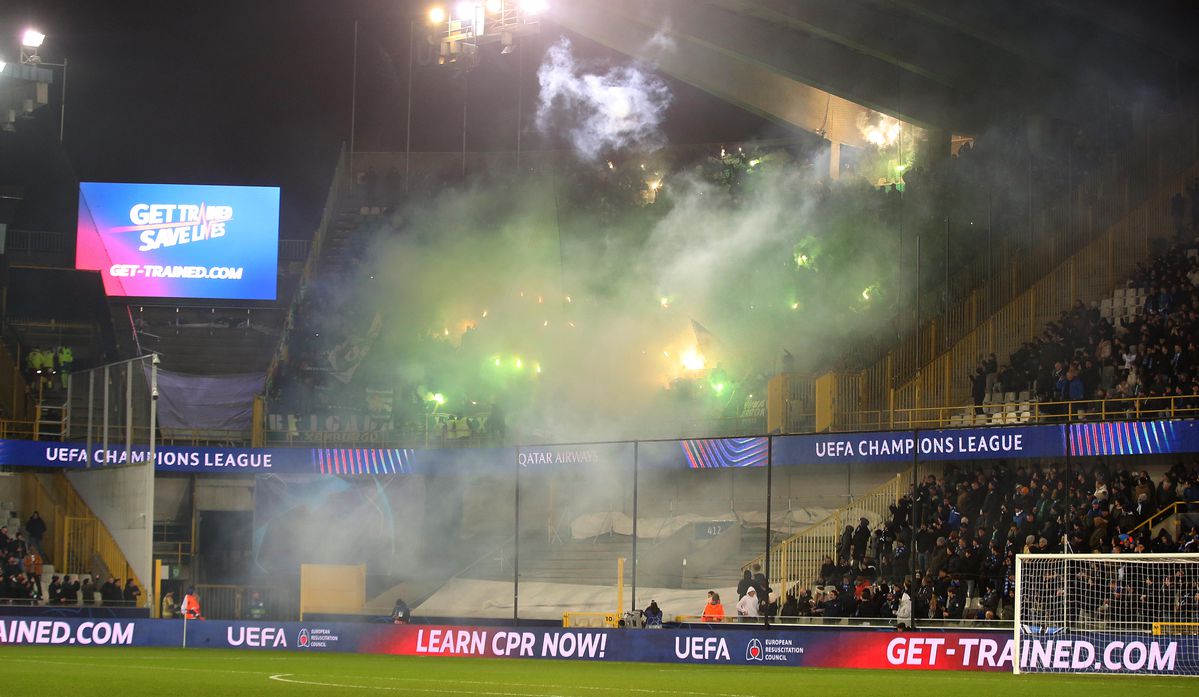 Vrouwelijke steward buiten bewustzijn door zwaar vuurwerk tijdens Club Brugge - Sporting