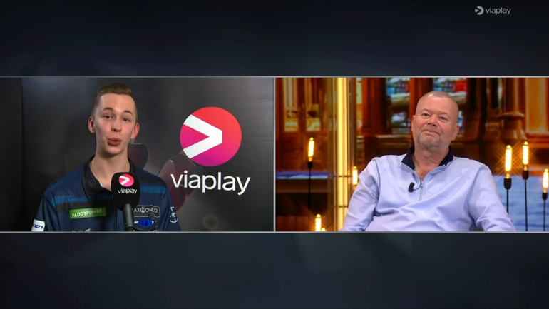 Raymond van Barneveld reageert opvallend op 'groetjes' van zenuwachtige WK-darter