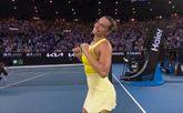 Aryna Sabalenka danst erop los in Melbourne. © Screenshot Eurosport