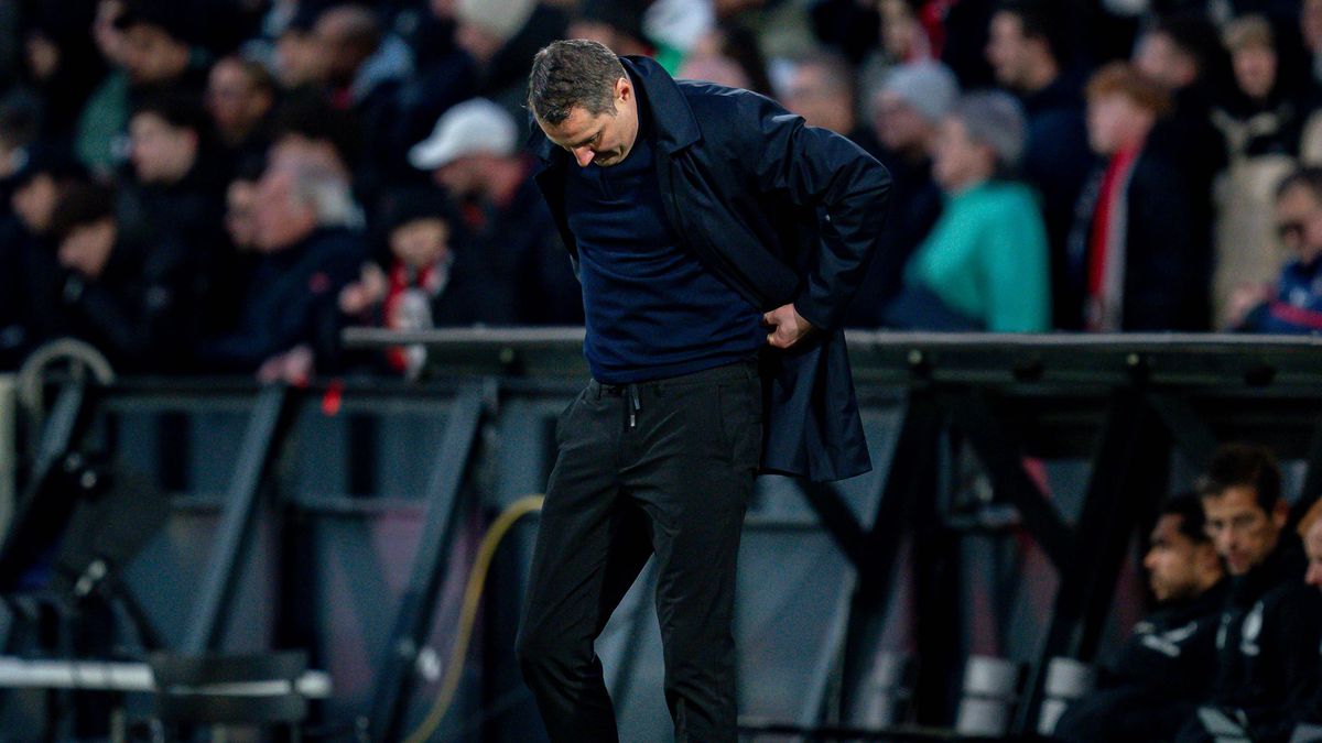 Feyenoord-trainer Brian Priske weigert boos te worden op eigen ploeg na nederlaag tegen FC Utrecht: 'Waarom zou ik?'