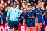 Kritiek op Bas Nijhuis na Feyenoord - FC Utrecht na 'verjaardagscadeau': 'Kan wel eens zijn laatste topper zijn'