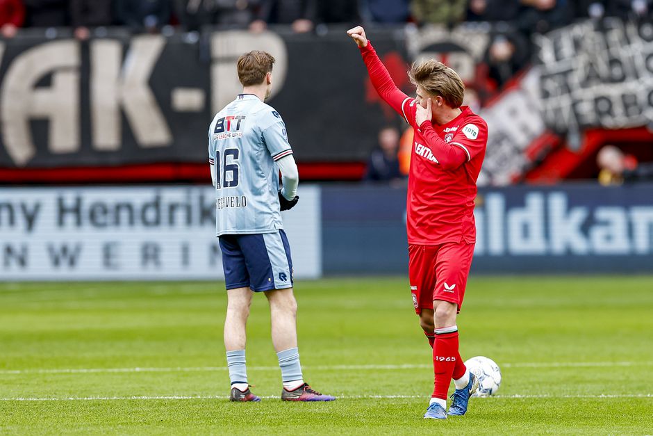 Superieure Sem Steijn gaat door waar hij gebleven was met hattrick in masterclass tegen Willem II
