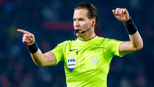 Ongeloof om arbitrage in Eredivisie, gitzwarte avond in Almelo en RKC denkt al aan vertrek van 'circus' Mo Ihattaren