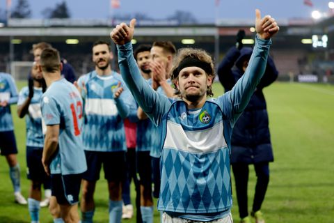 Uitspraak voetbalicoon Rafael van der Vaart zorgt voor verbazing in buitenland: 'Er zit iets niet goed in zijn hoofd'