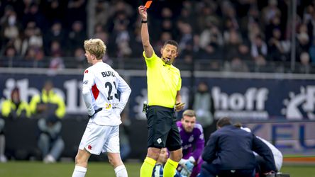 Schorsing voor Telstar-debutant bekend na charge op Ajax-middenvelder Youri Regeer