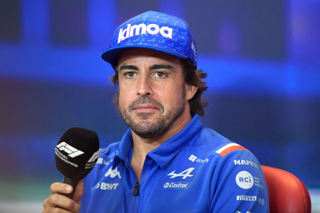 Fernando Alonso over overstap Lewis Hamilton: 'Zijn jongensdroom? Twee maanden geleden nog niet'