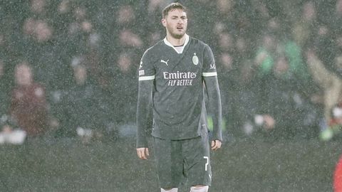 Pijnlijke avond voor onzichtbare Santiago Giménez tegen Feyenoord: 'Dat is heel vreemd'