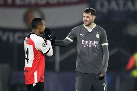 'Flop Vier' stelt teleur bij Feyenoord - AC Milan, 'ontketende Braziliaan' maakt indruk: 'Liet Walker lijden'