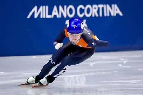 LIVE shorttrack 500 meter vrouwen | Topfavoriet Xandra Velzeboer met overmacht naar finale, zusje beleeft drama