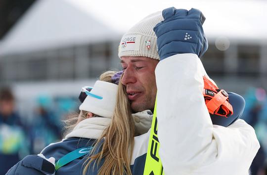 Vreemdgaande biatleet draait bij na bak aan kritiek op Winterspelen: 'Dit had ik niet moeten doen'