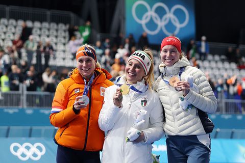 Olympisch zilveren Merel Conijn 'baalt' van keuze tijdens spectaculaire 5000 meter: 'Wilde dat risico niet nemen'