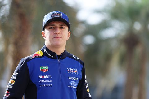 Nieuwe teamgenoot Max Verstappen komt maar tot één rondje door problemen bij Red Bull op F1-testdag