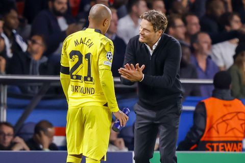 Donyell Malen reageert op Rafael van der Vaart in aanloop naar duel met PSV: 'Hij weet niet wat ik er allemaal voor doe'