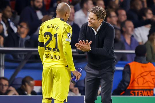 Donyell Malen reageert op Rafael van der Vaart in aanloop naar duel met PSV: 'Hij weet niet wat ik er allemaal voor doe'
