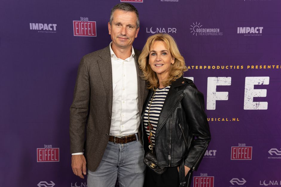 Vrouw van tennisicoon Richard Krajicek legt zijn mannelijkheid onder de loep: 'Dat doet hij heel vaak'