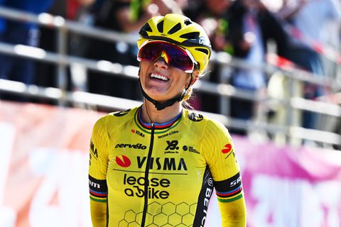 Pauline Ferrand-Prévot troeft Nederlandse en Belgische favorieten af in Parijs-Roubaix