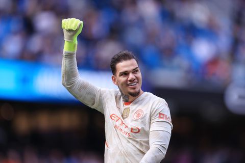 Man City-doelman laat opnieuw speciaal talent zien en scherpt opmerkelijk record aan