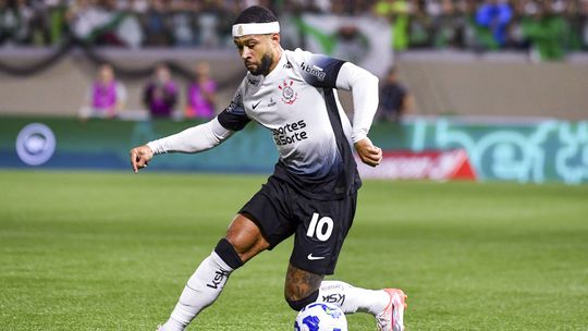 Topclub neemt in verhit duel revanche op 'provocerende' Memphis Depay