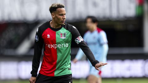 LIVE Eredivisie | Noodlijdend Feyenoord op voorsprong dankzij schitterende treffer Ayase Ueda tegen NEC