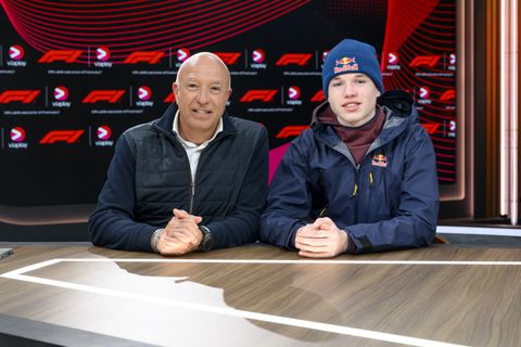 'Trotse vader' Tom Coronel deelt liefdevol bericht na waanzinnige prestatie van 15-jarige zoon