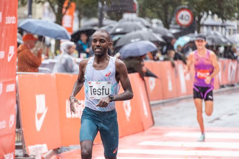 Het bijzondere verhaal van de Nederlandse topfavoriet tijdens de Marathon Rotterdam: 'Een beetje nerveus'