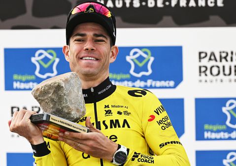 Prijzengeld Parijs-Roubaix | Dit bedrag strijkt Wout van Aert op met winst in de 'Hel van het Noorden'