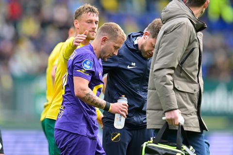 Gruwelijke beelden uit Sittard: Duitse NAC-routinier (35) verlaat veld met veel pijn