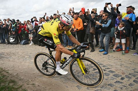 Prijzengeld Parijs-Roubaix | Dit bedrag strijkt Wout van Aert op met winst in de 'Hel van het Noorden'