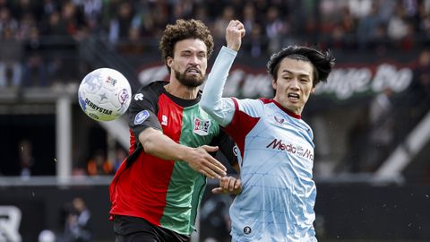 Tekst en uitleg over opmerkelijk moment bij NEC-Feyenoord: 'Dan lijkt me dat de juiste beslissing'