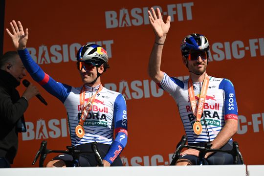 Verwarring rond Nederlandse wielerbroers in Parijs-Roubaix krijgt staartje: organisatie past uitslag dag later aan