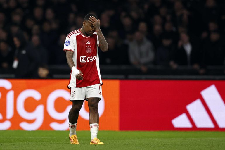 Steven Bergwijn geïrriteerd na vraag over rode kaart tegen Excelsior: 'Hoezo onnodig, vond jij het rood dan?'