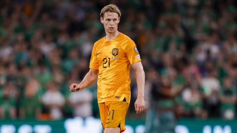 FIFA en Nederlands elftal feliciteren jarige Frenkie de Jong, vrouw (!) Mikky reageert ook