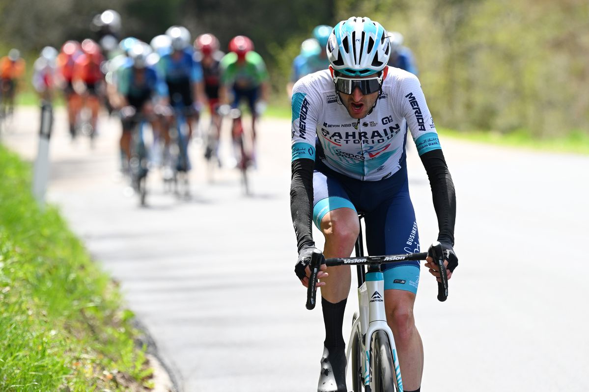 Wout Poels slaat toe in Ronde van Hongarije en doet na missen Giro wat de ploeg van hem vraagt