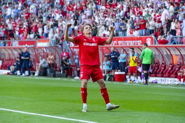 Hatrrickheld Sem Steijn zorgt dat Champions League binnen handbereik is voor FC Twente: 'Wij moeten dat voor elkaar krijgen'