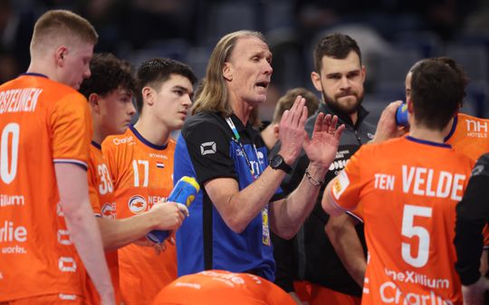 Nederlandse handballers knokken zich op machtige wijze naar WK